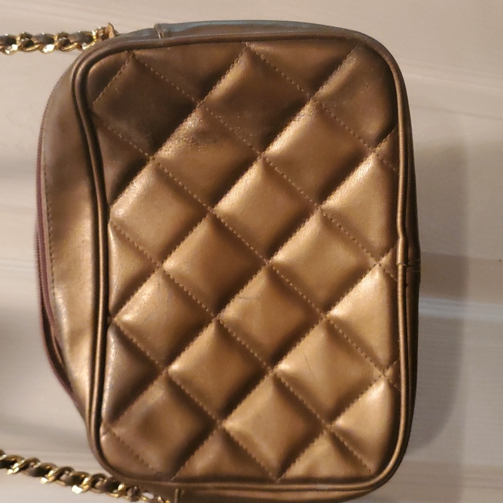 Gold Purses - Picture 2 of 7